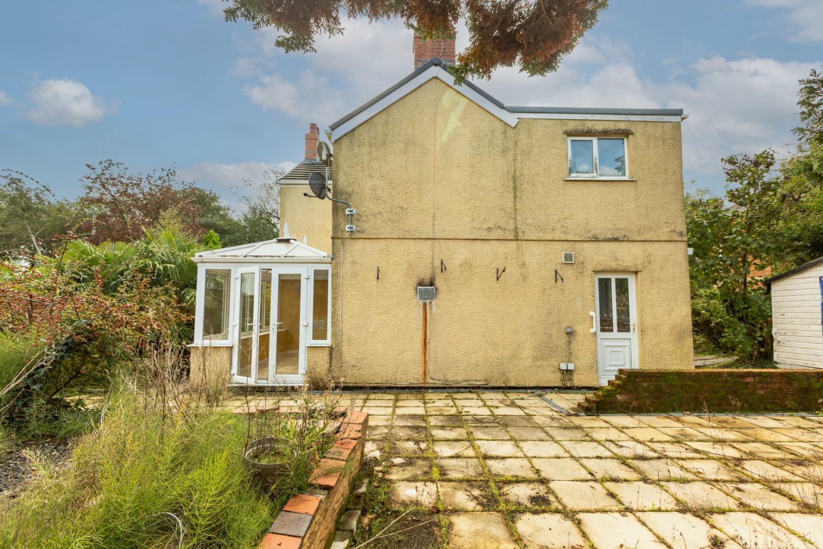 Dukefield, Three Crosses, Swansea, SA4 3PS